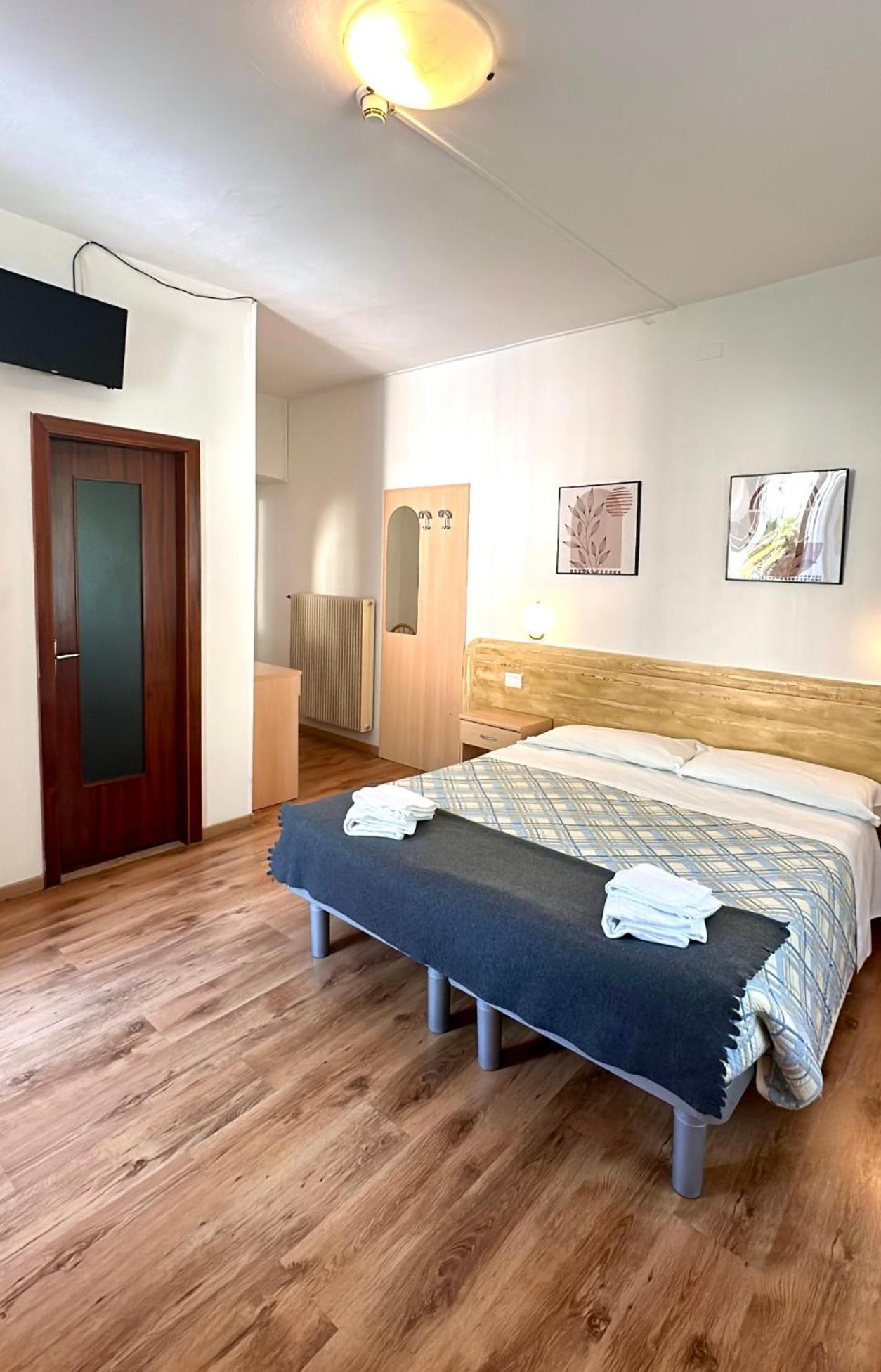 Albergo Varone Riva del Garda Esterno foto